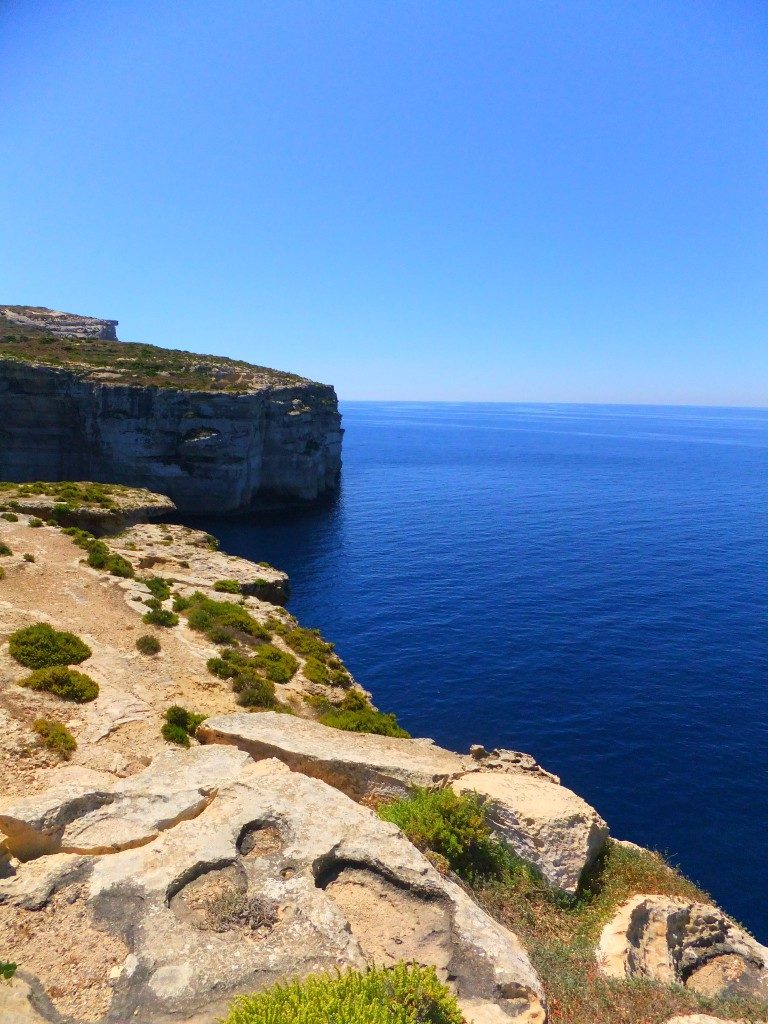 klippvandringar längs havet