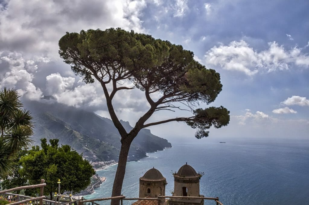 Var ska man bo längs Amalfikusten?