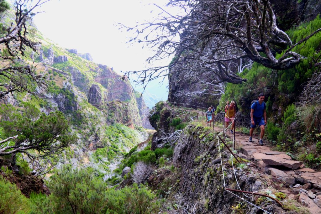 Madeiras bästa vandring - Pico do Arieiro till Pico Ruivo