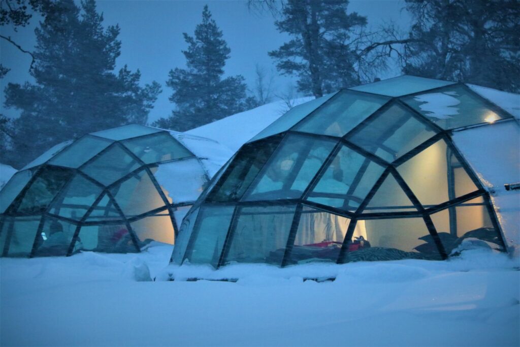 Kakslauttanen Arctic Resort - att bo i en glasigloo i finska Lapland och se norrsken