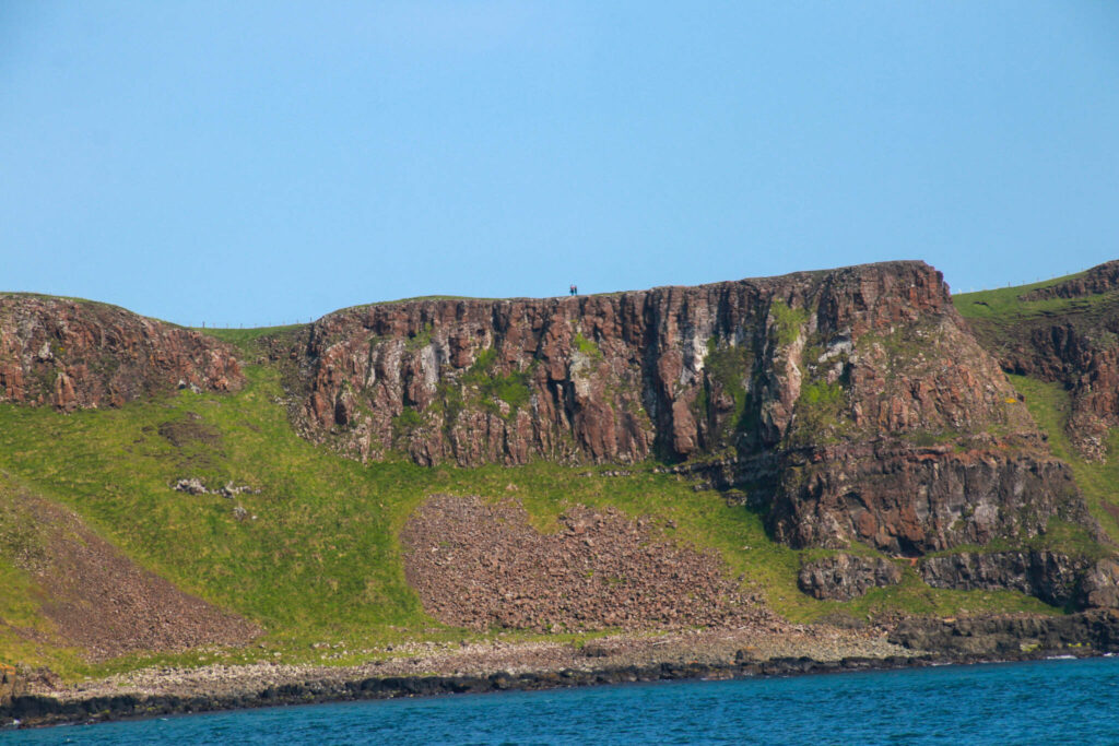 klippvandringar längs havet