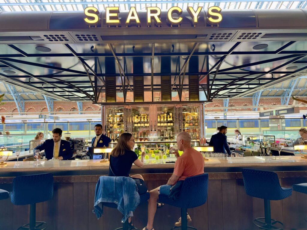 St Pancras champagnebar