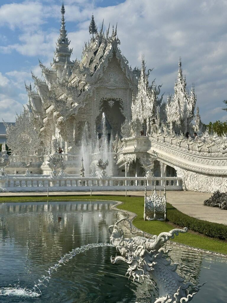 vita templet i Chiang Rai